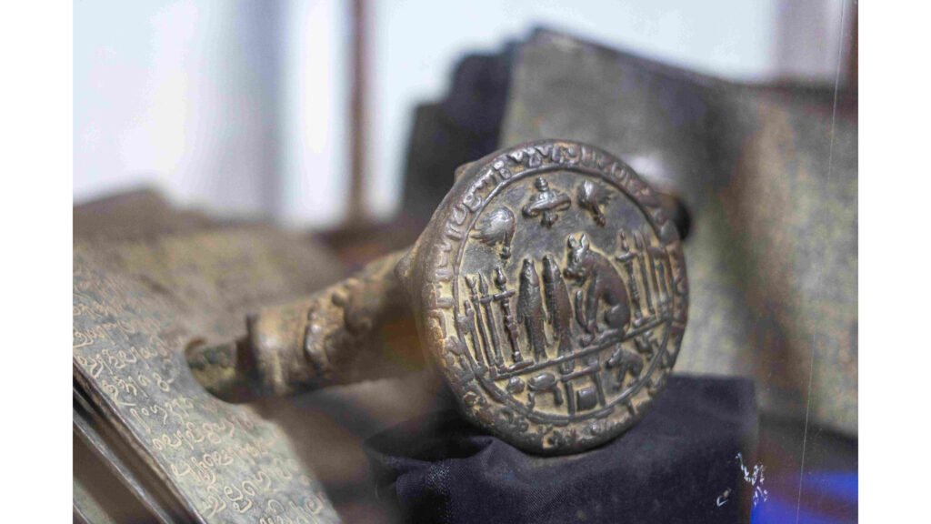 Chola Tiruvalangadu copper seal